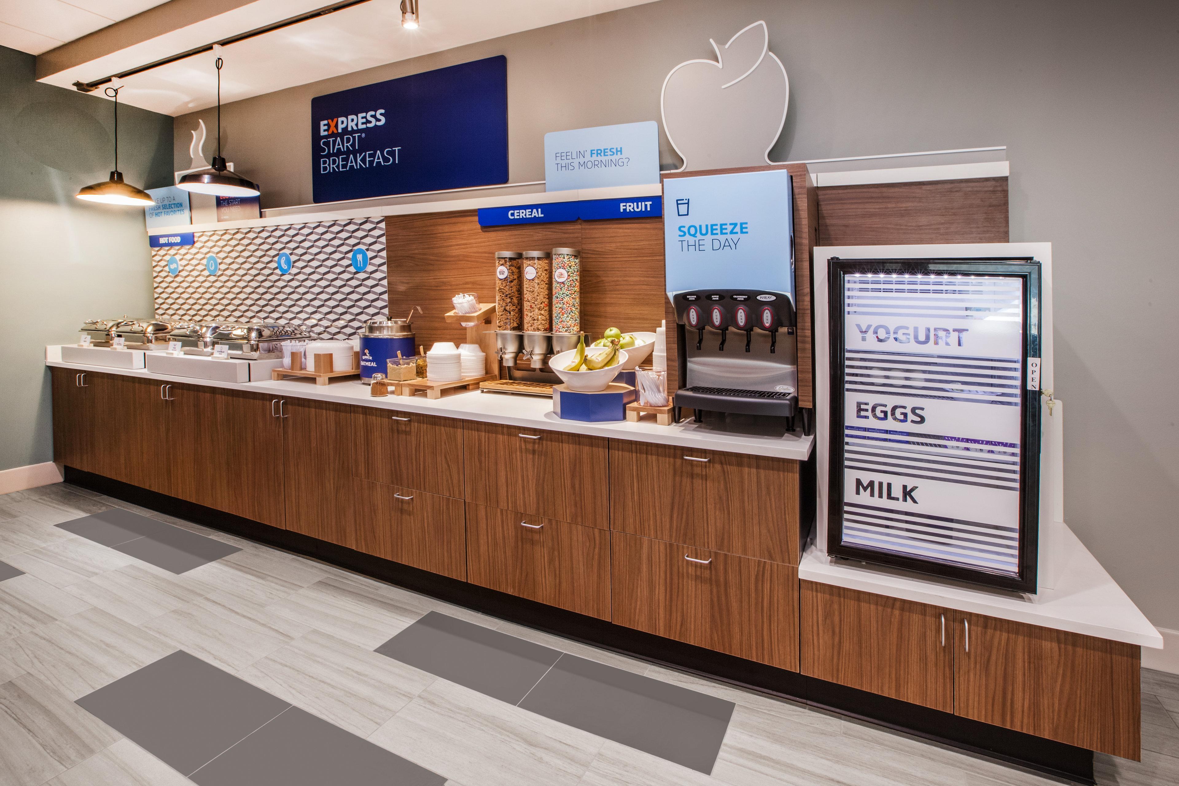 Holiday Inn Express & Suites - Commerce By Ihg Bagian luar foto