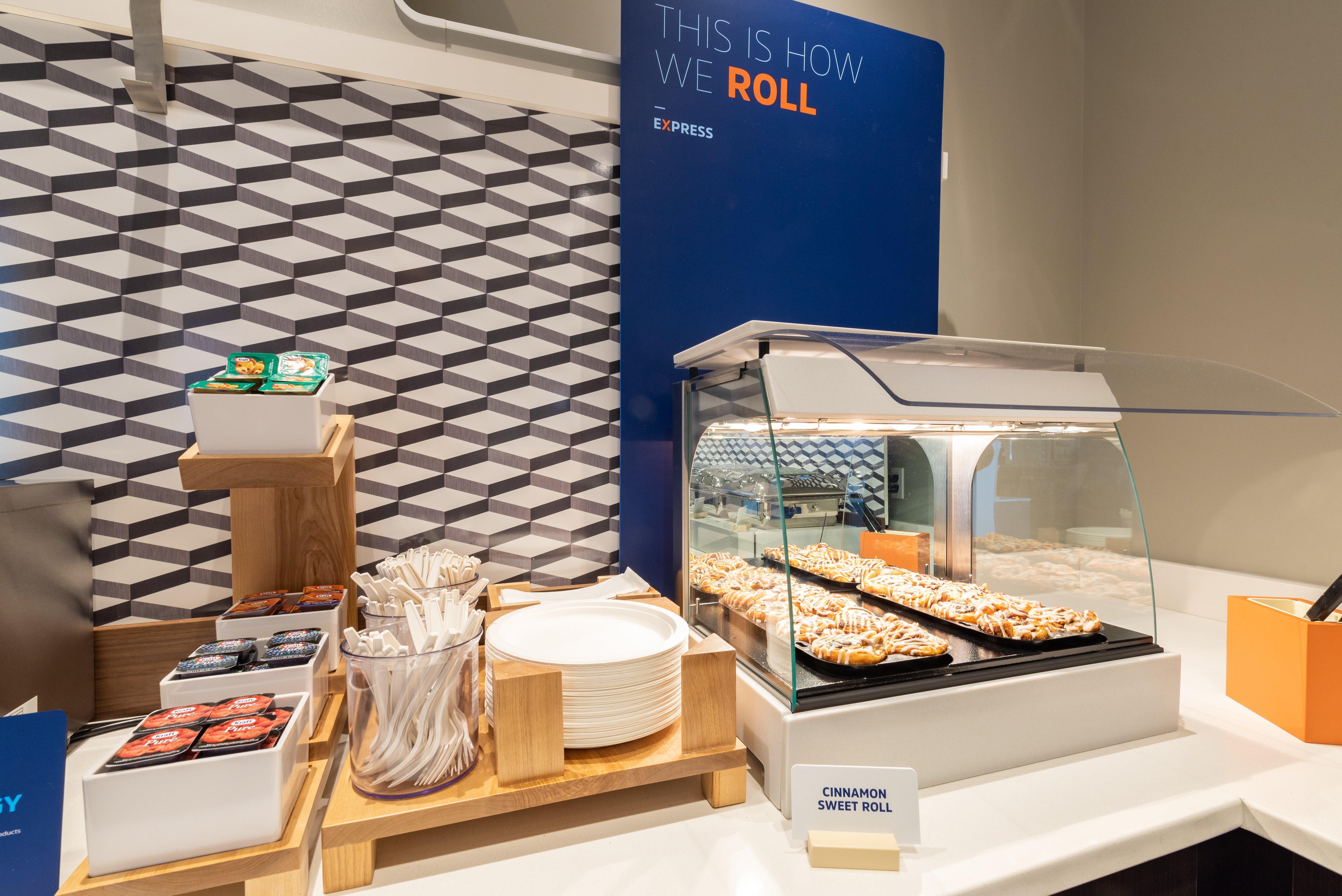 Holiday Inn Express & Suites - Commerce By Ihg Bagian luar foto