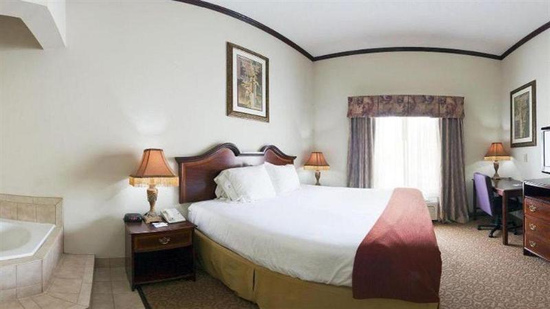 Holiday Inn Express & Suites - Commerce By Ihg Bagian luar foto