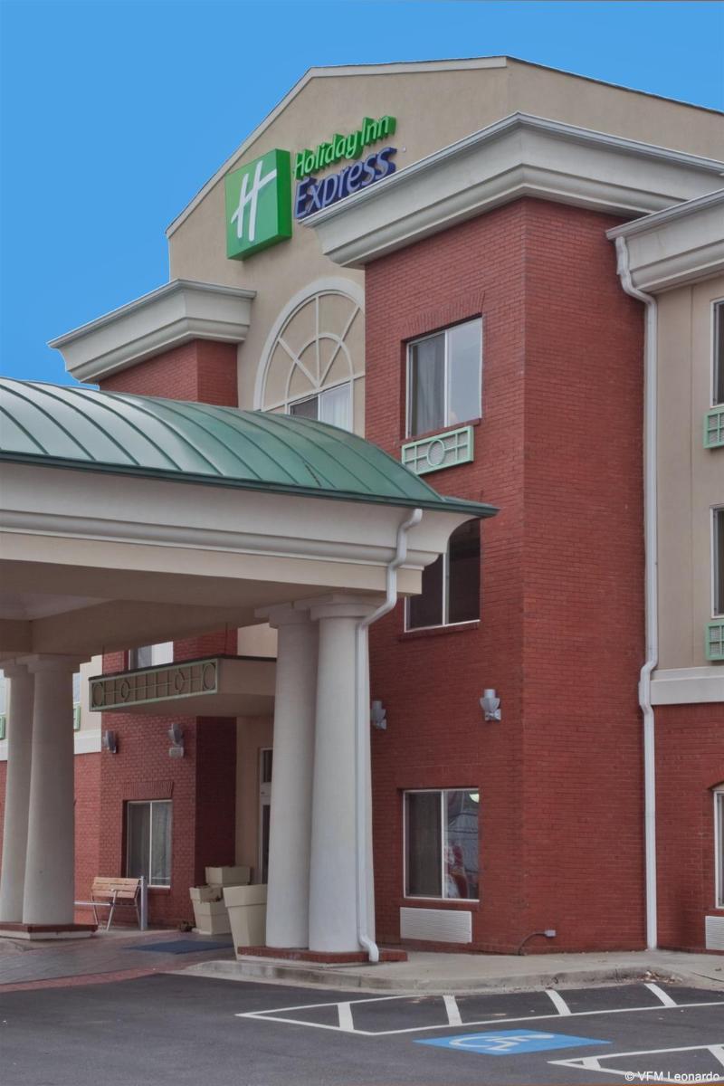 Holiday Inn Express & Suites - Commerce By Ihg Bagian luar foto