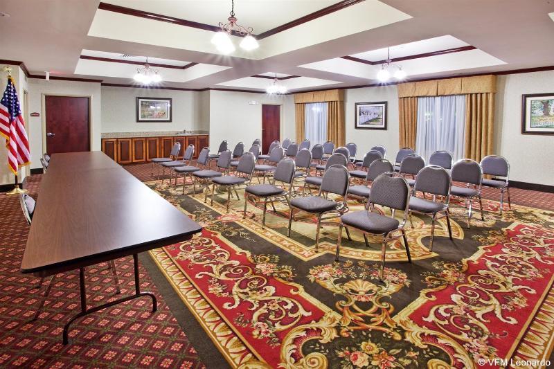 Holiday Inn Express & Suites - Commerce By Ihg Bagian luar foto