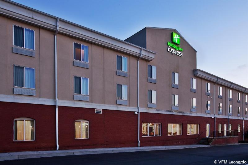 Holiday Inn Express & Suites - Commerce By Ihg Bagian luar foto